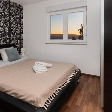 Sunny Hill Apartments With Rooftop Pool Селіна Екстер'єр фото