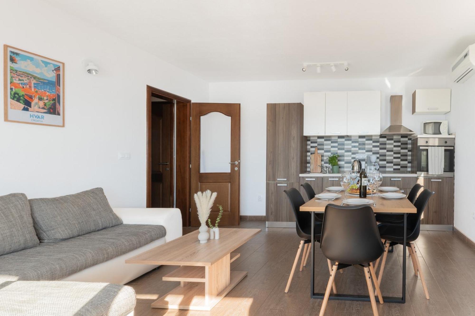 Sunny Hill Apartments With Rooftop Pool Селіна Екстер'єр фото