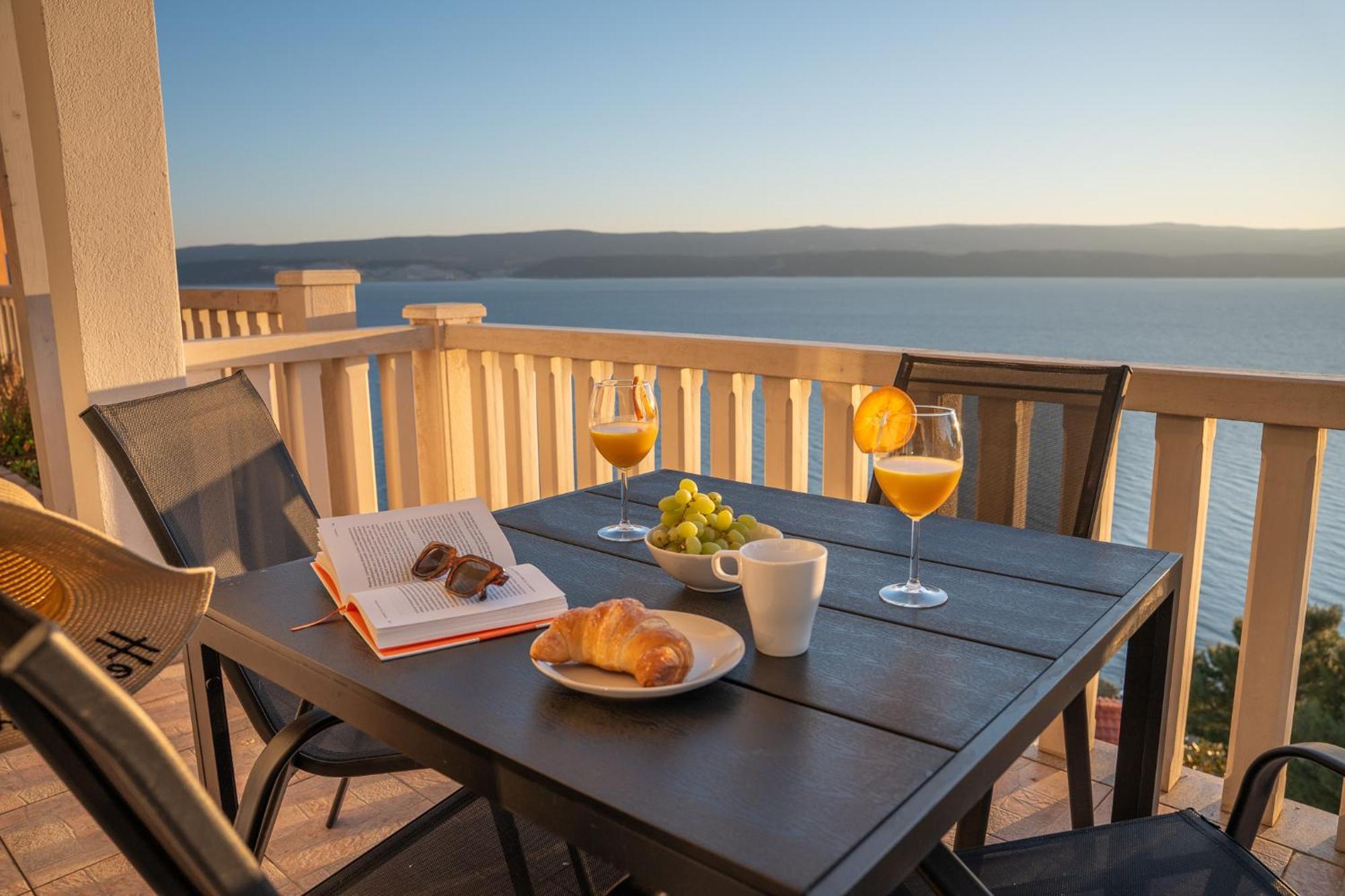 Sunny Hill Apartments With Rooftop Pool Селіна Екстер'єр фото