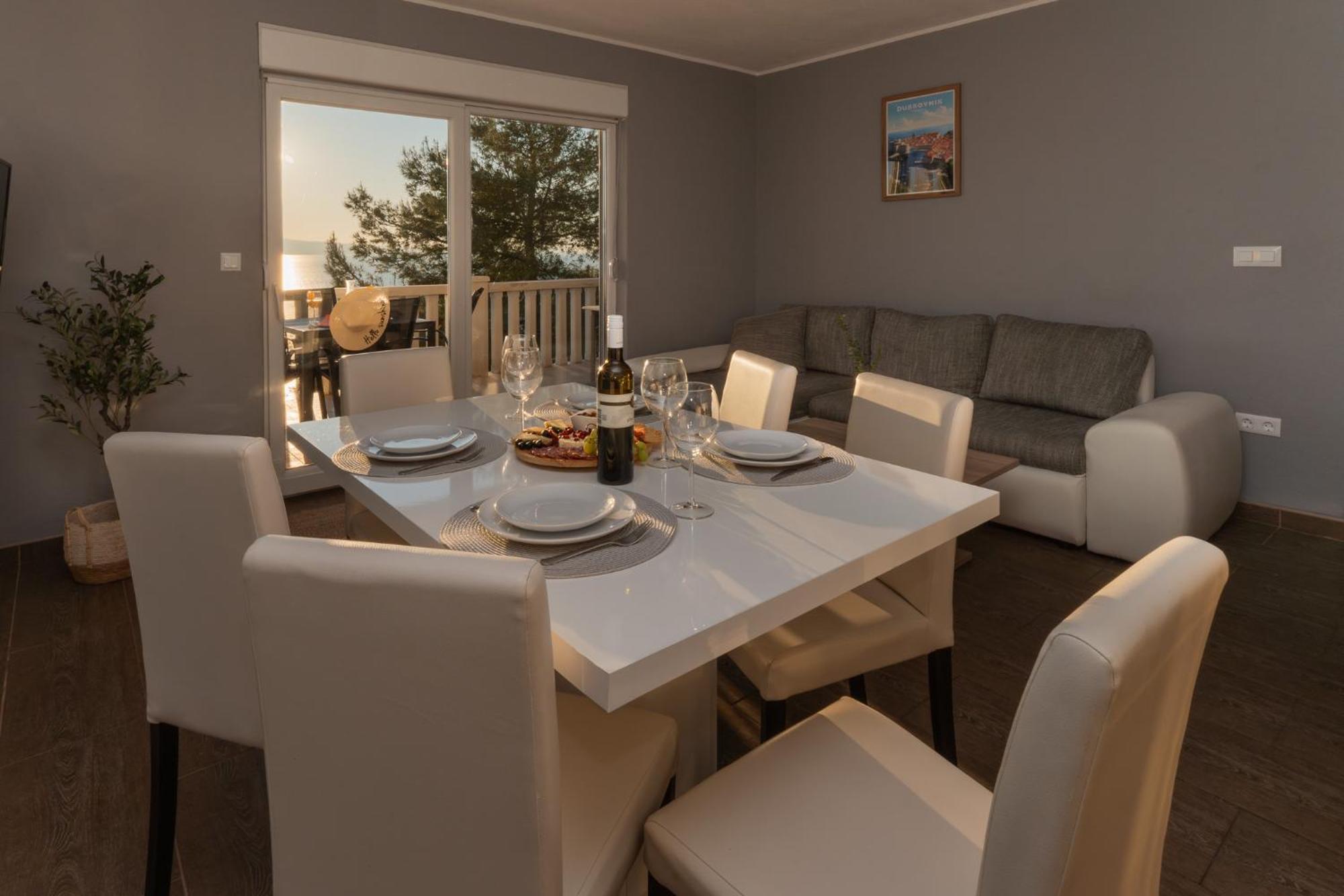 Sunny Hill Apartments With Rooftop Pool Селіна Екстер'єр фото