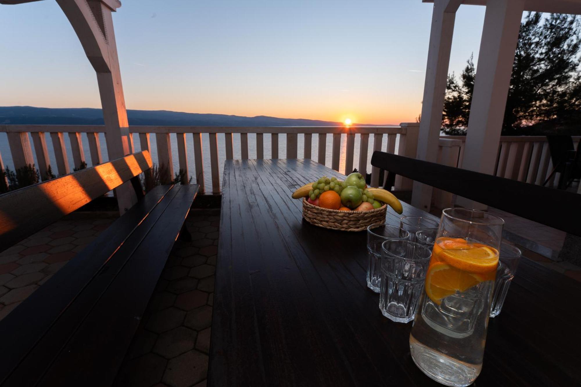 Sunny Hill Apartments With Rooftop Pool Селіна Екстер'єр фото