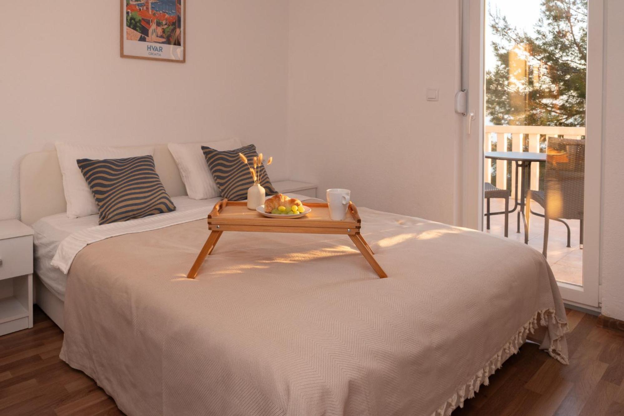 Sunny Hill Apartments With Rooftop Pool Селіна Екстер'єр фото